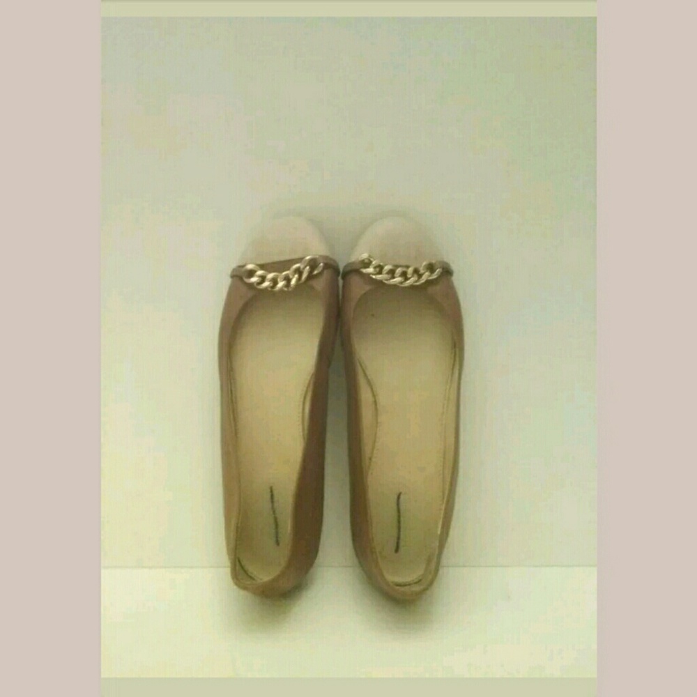 Sold.....J.Crew womens flats gold chain
